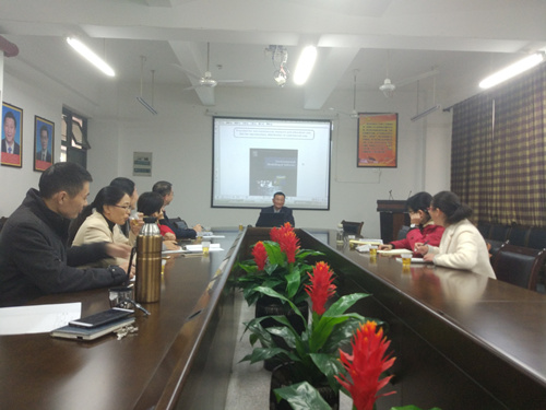 台中兴大学黄炳文教授应邀来永利23411集团讲学交流