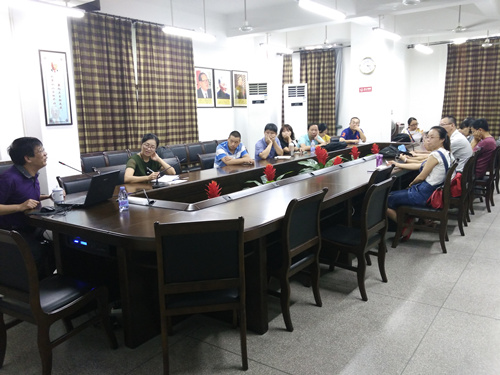 厦门大学经济学院刘榆教授应邀到永利23411集团交流讲学