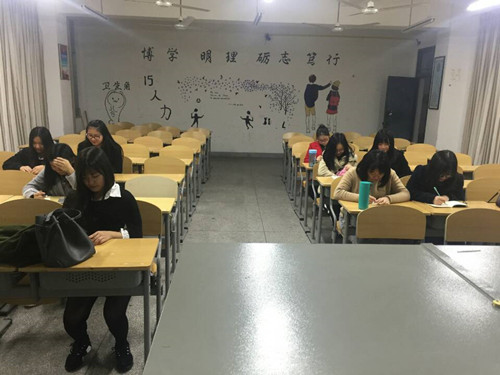 永利23411集团心理自助中心16-17学年第二学期第一次AB类例会顺利举行