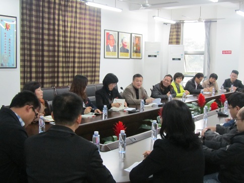 校党委书记林晓峰同志参与经济学院师生代表座谈会