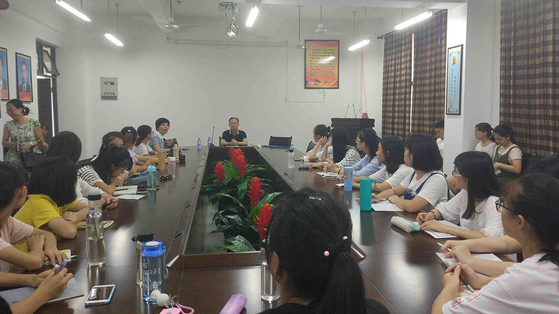 中国社会科学院专家到我校讲学交流