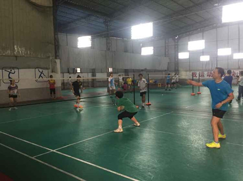 ​永利23411集团举办首届师生羽毛球赛